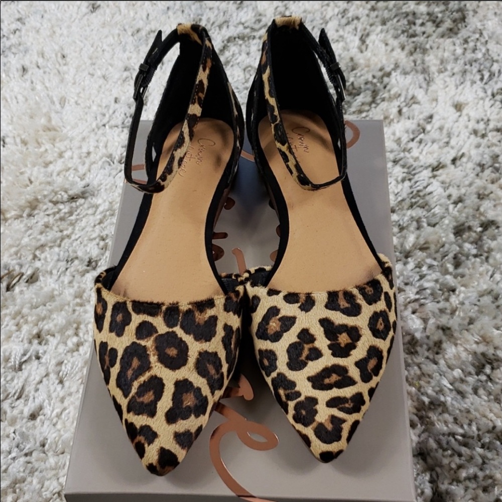 Crown vintage flats